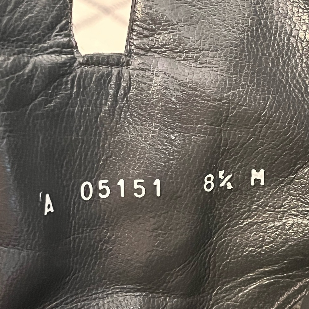 Stuart Weitzman Black Leather Boots Ladies Size 8.5 Fall Winter Perfect Classic - Picture 11 of 11